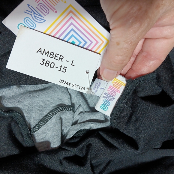 LuLaRoe Women's Size L Black w/Wide White Stripe Pouch Pocket Raglan Sleeves NWT - Picture 4 of 5